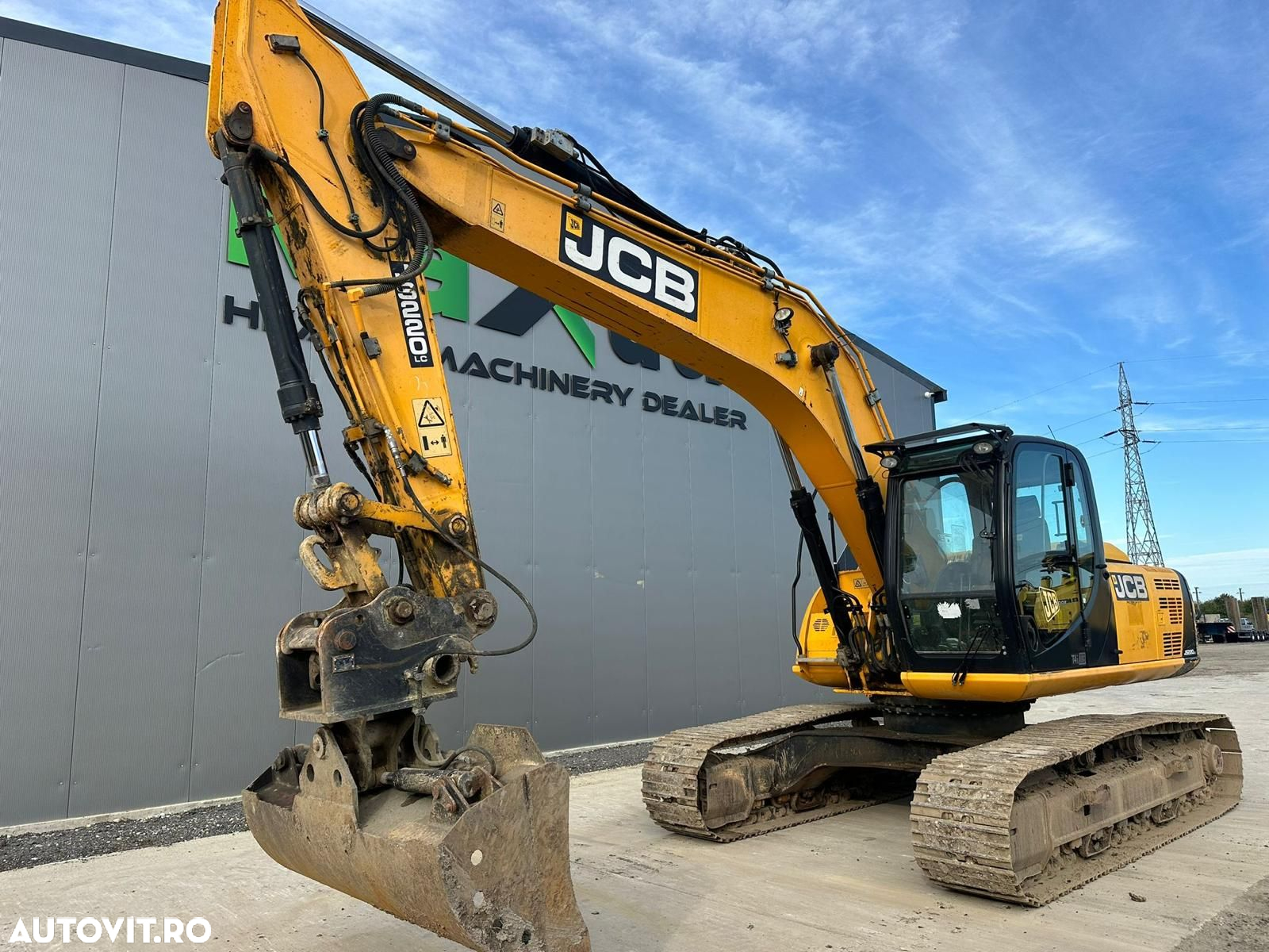 JCB JS220LC Excavator - 5