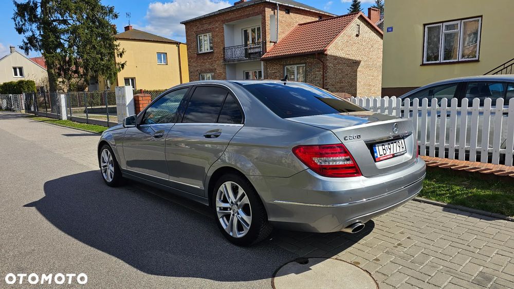 Mercedes-Benz Klasa C 200 CGI BlueEFFICIENCY Avantgarde - 2
