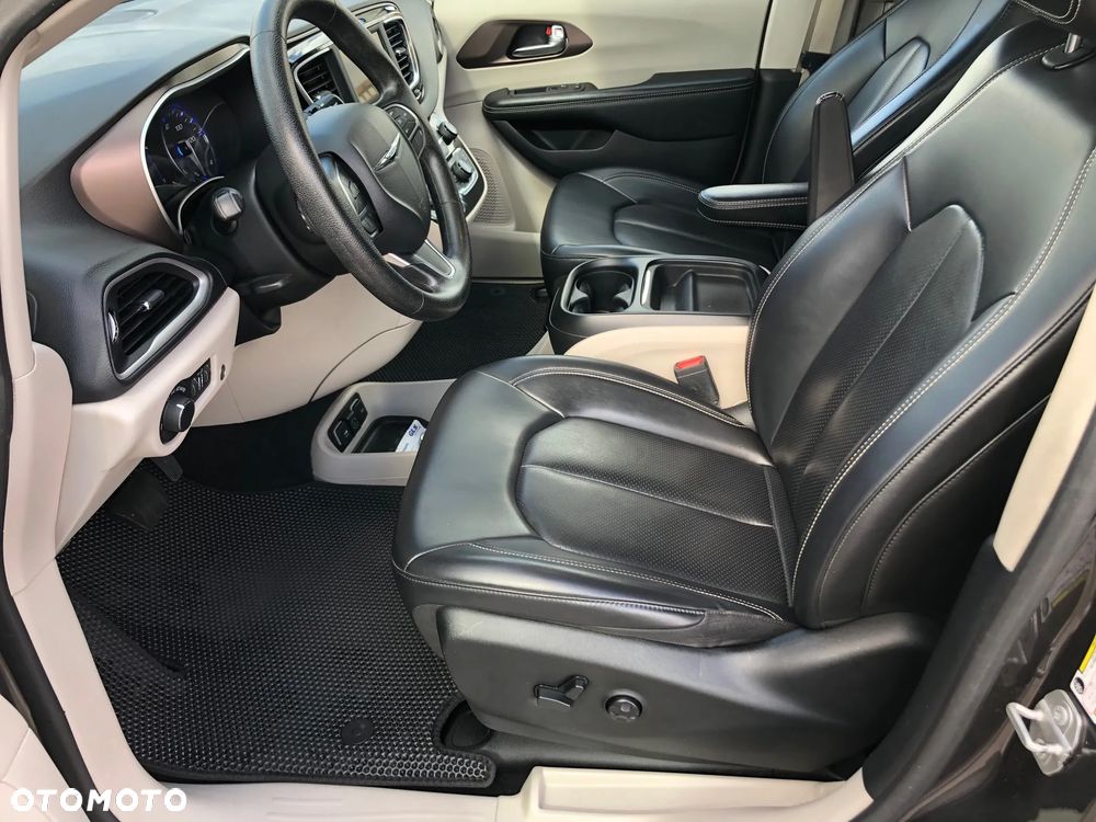 Chrysler Voyager - 13