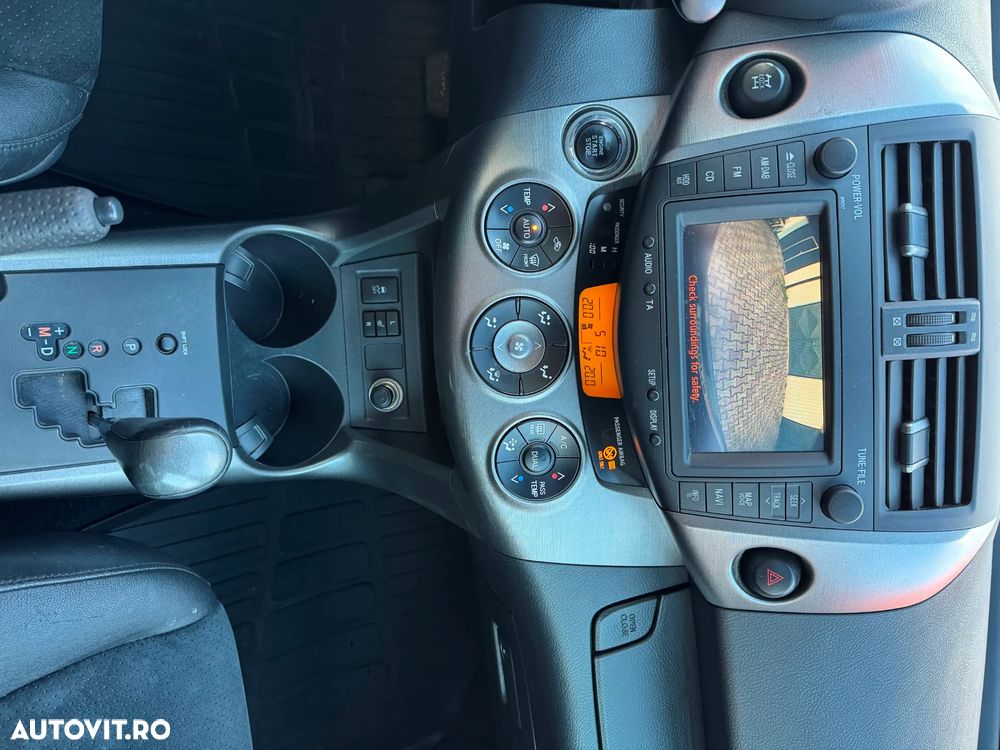 Toyota RAV4 ver-2-2-d--4cat-4wd-aut-luxury-18- - 17