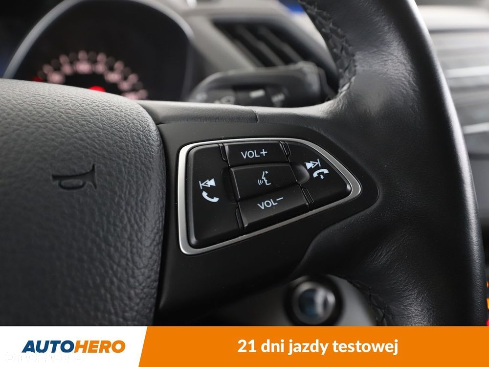 Ford Kuga - 24