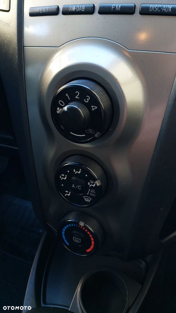 Toyota Yaris 1.0 Sol - 25