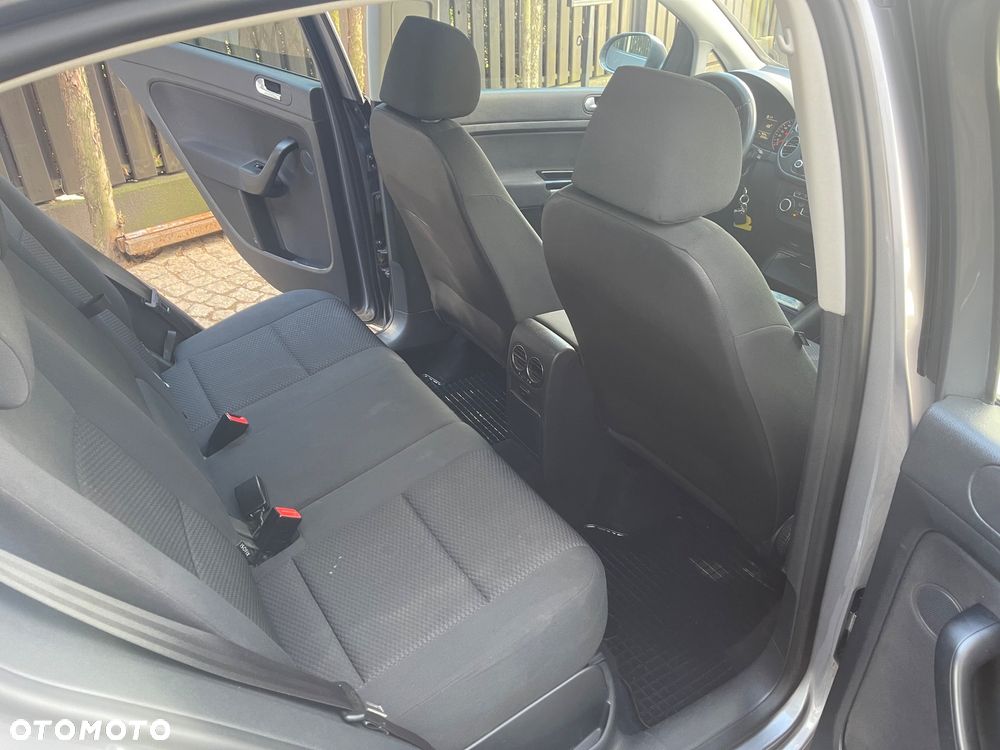 Volkswagen Golf Plus 2.0 TDI Comfortline - 12