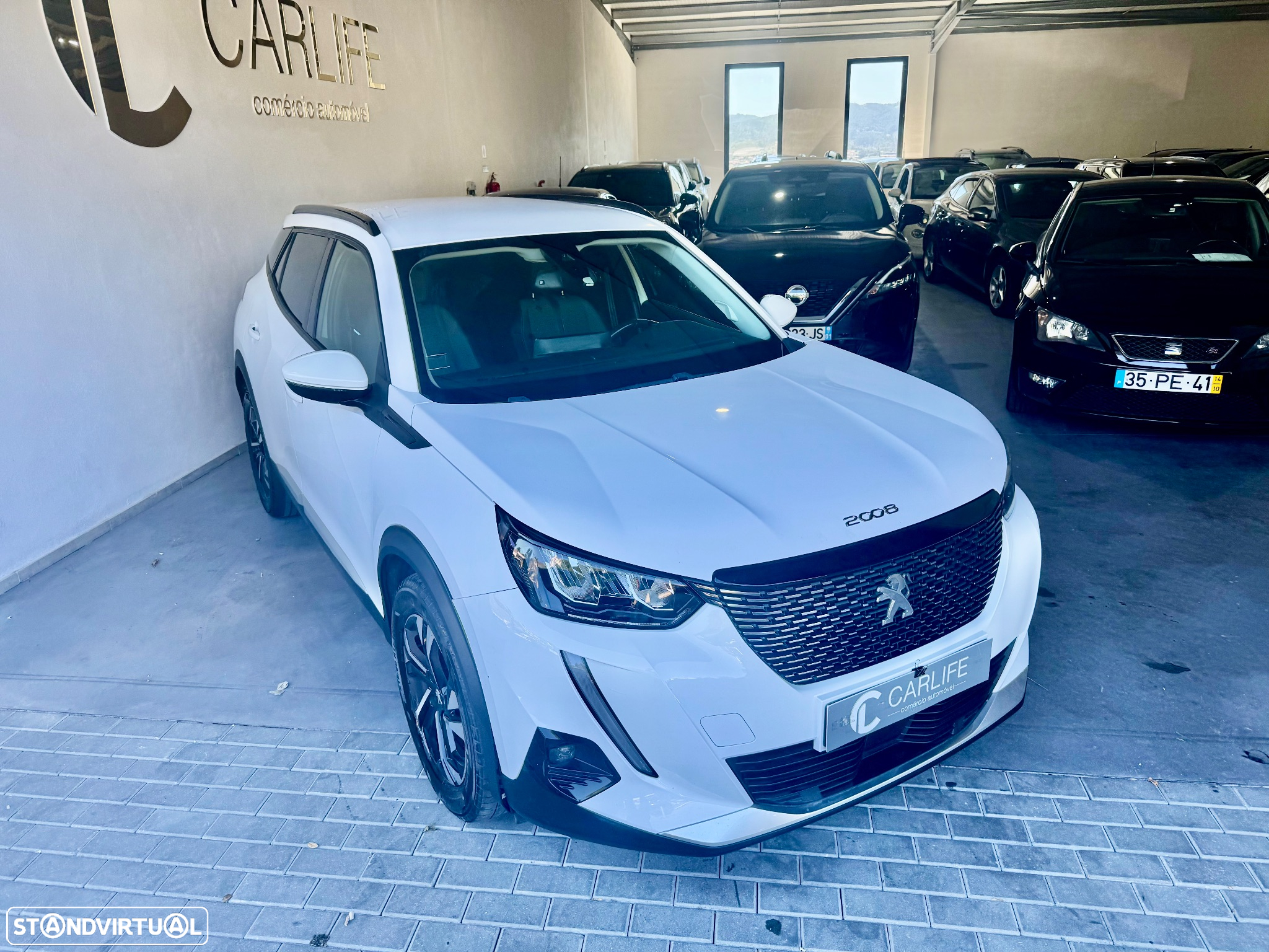 Peugeot 2008 1.2 PureTech Allure Pack - 4