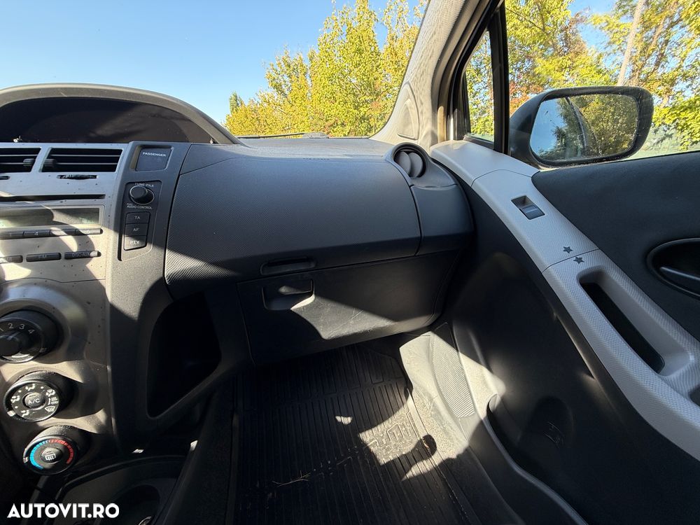 Toyota Yaris 1.0 VVT-i Terra - 21