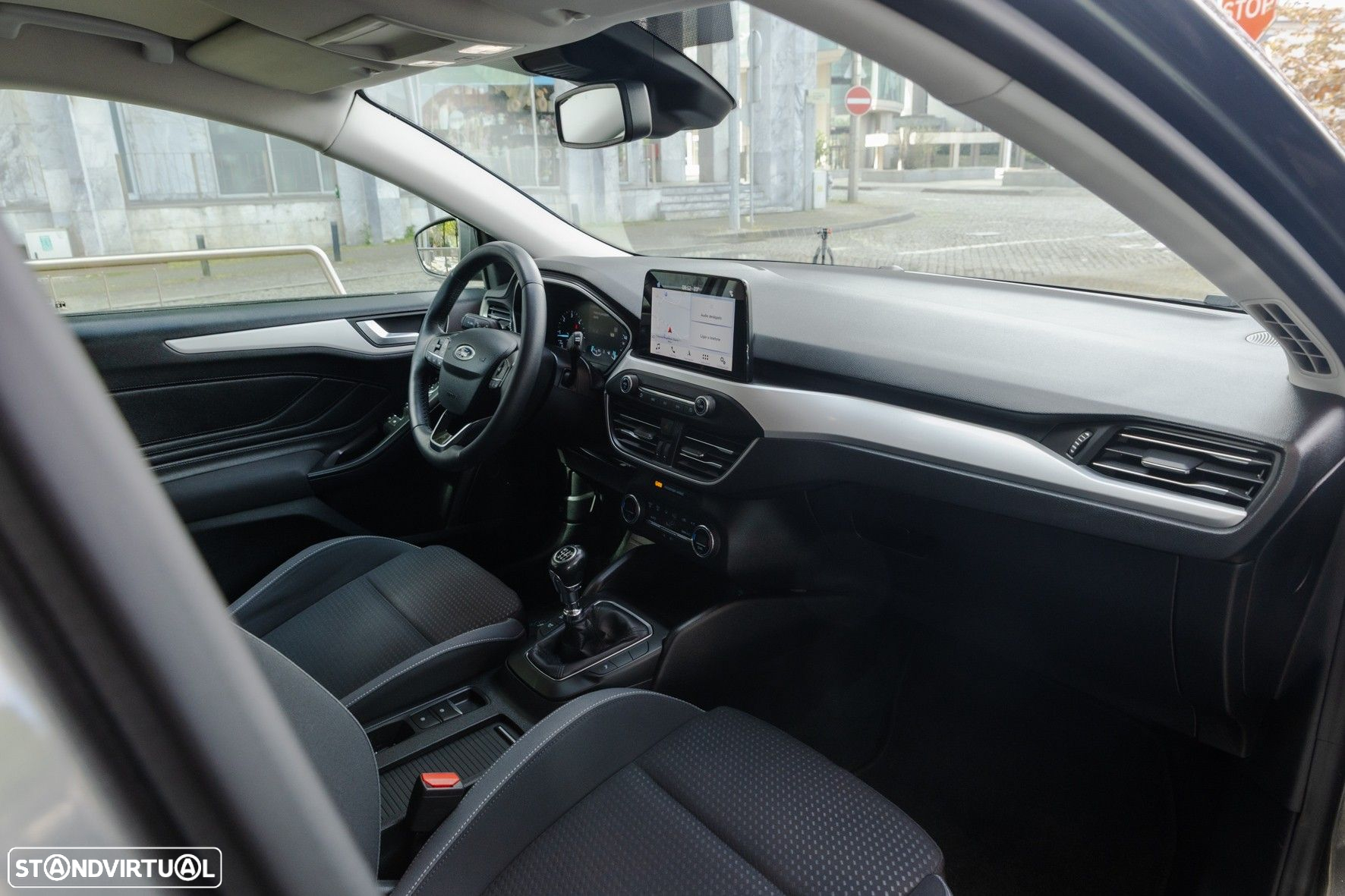 Ford Focus 1.5 TDCi EcoBlue Business - 23