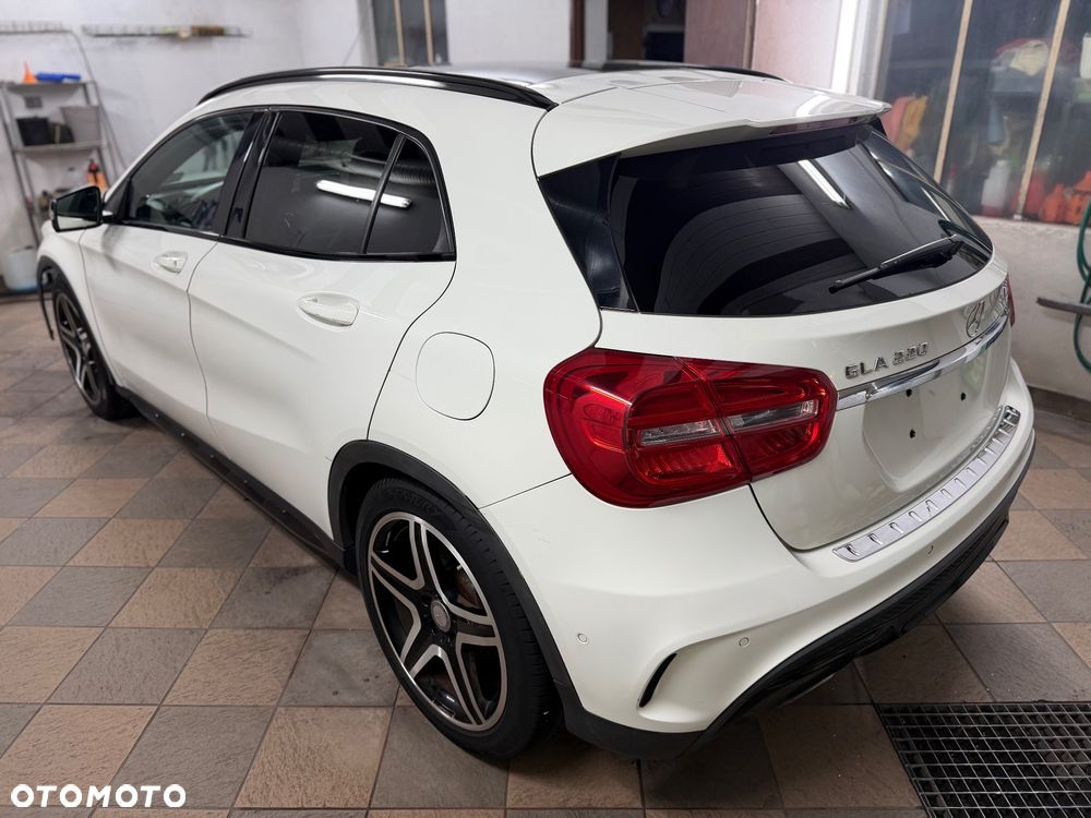 Mercedes-Benz GLA 220 CDI 7G-DCT AMG Line - 9