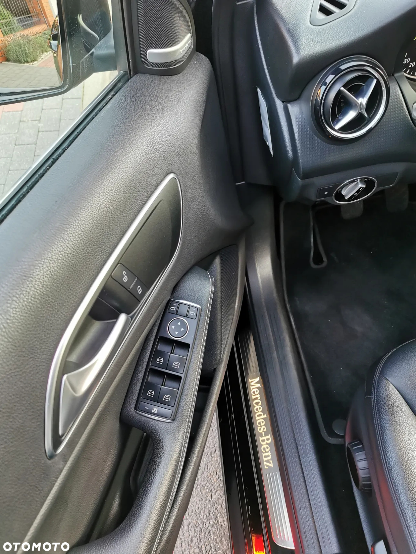 Mercedes-Benz Klasa A 180 Activity Edition - 16