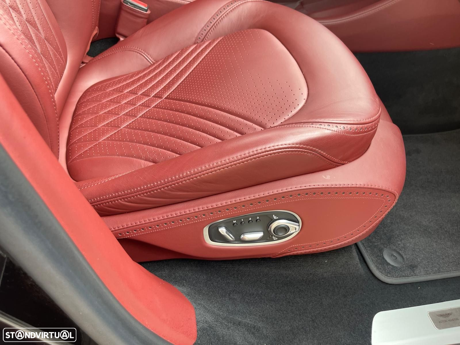 Aston Martin DBX Standard - 24