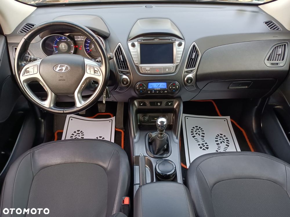 Hyundai ix35 1.7 CRDi 2WD blue Finale Gold - 35