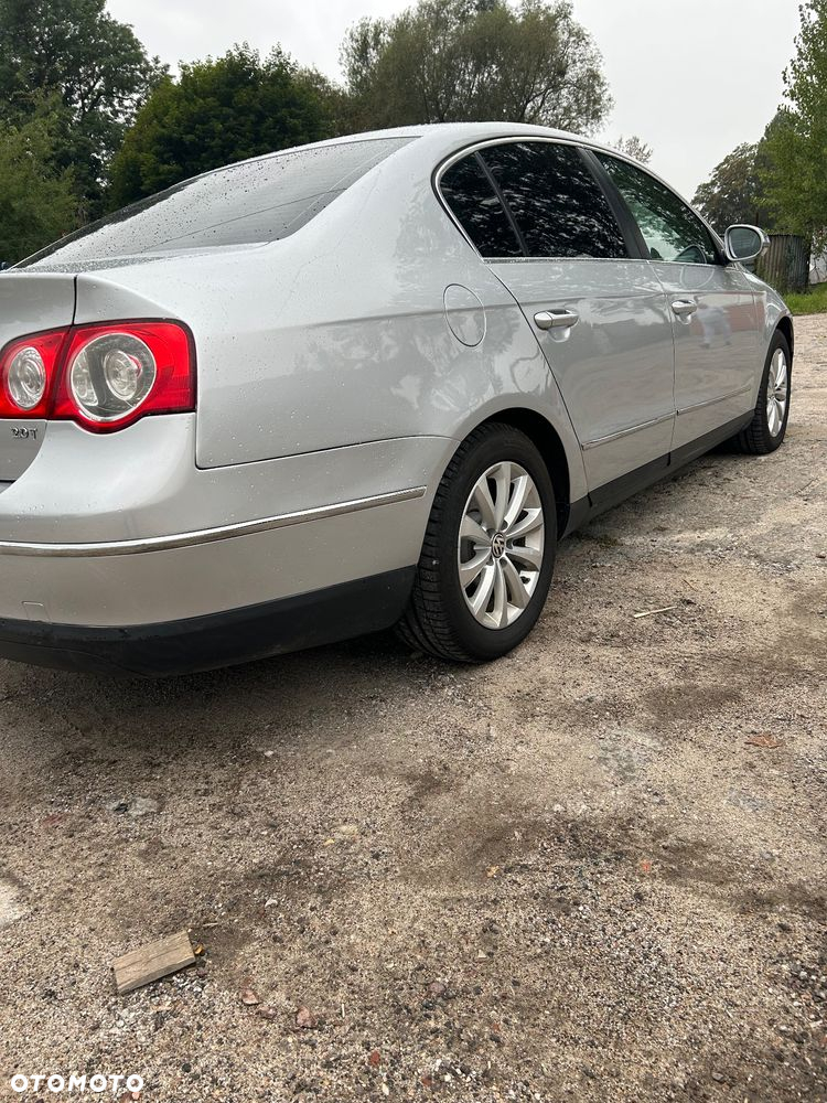 Volkswagen Passat 2.0 FSI Automatik Highline - 3