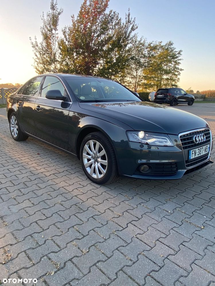 Audi A4 Limousine - 8