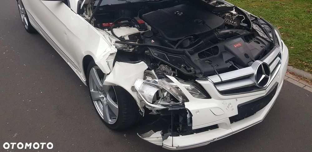 Mercedes-Benz Klasa E 220 CDI DPF BlueEFFICIENCY Automatik Avantgarde - 17