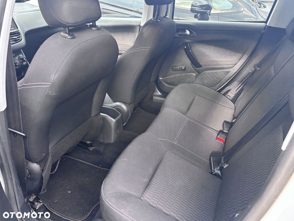 Peugeot 208 1.2 PureTech Style - 8