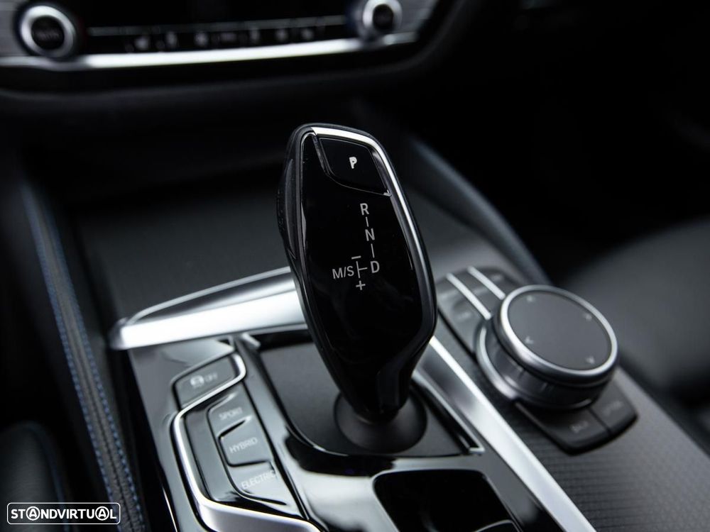 BMW 520 e Pack M - 28