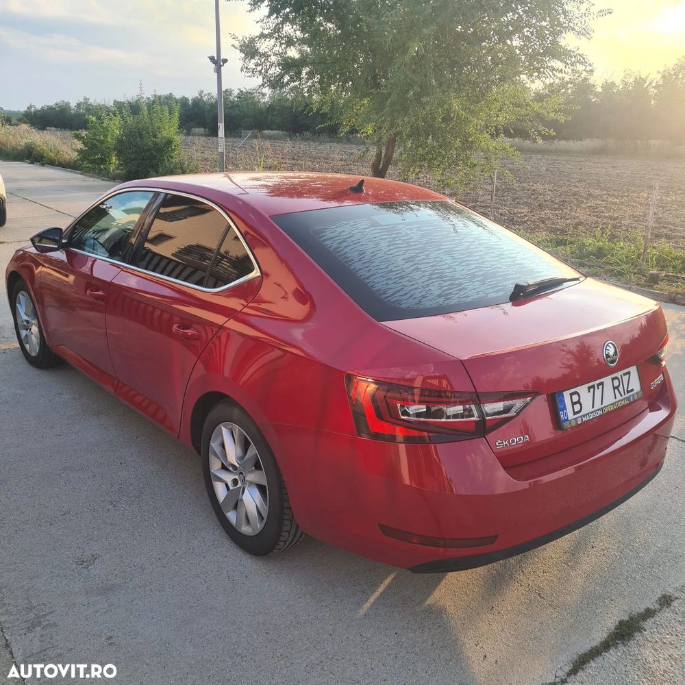 Skoda Superb 2.0 TDI DSG Ambition - 3