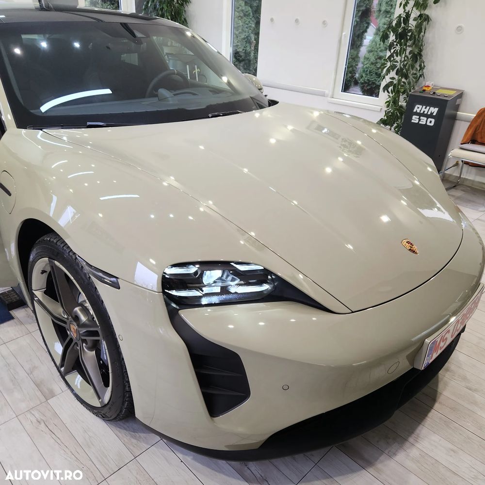 Porsche Taycan GTS - 33