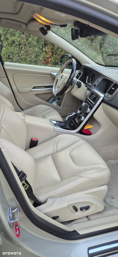 Volvo S60 T5 Drive-E Summum - 3