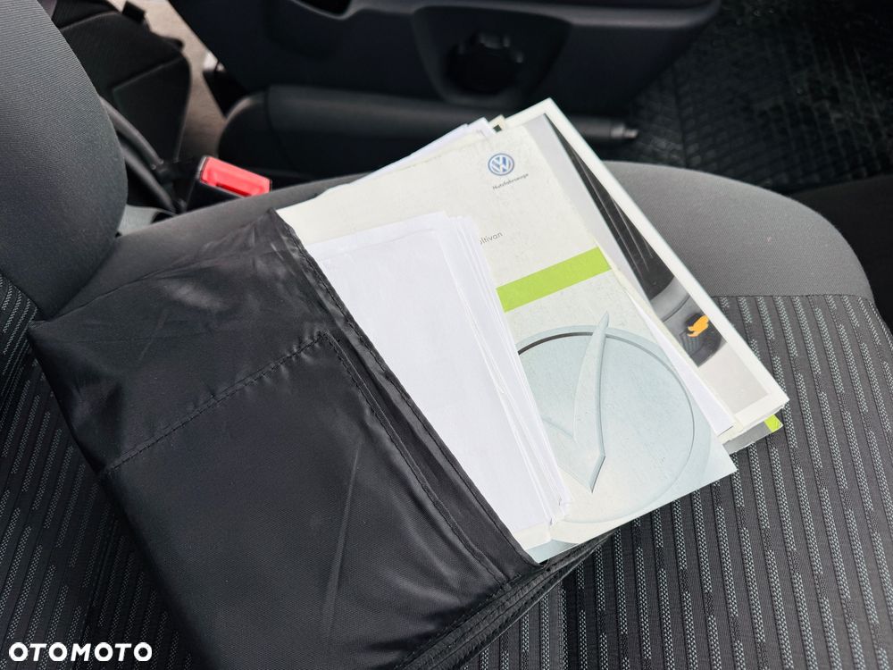 Volkswagen Multivan - 17