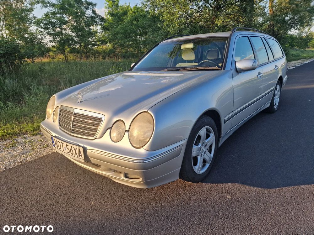 Mercedes-Benz Klasa E - 21