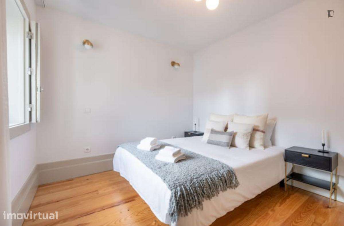 Apartamento com 1 quartos - localizado em Santo Ildefonso Porto - Grande imagem: 2/16