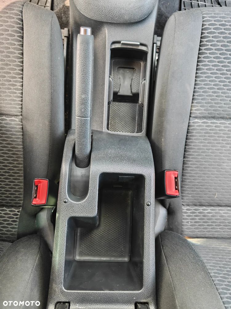 Volkswagen Golf - 13