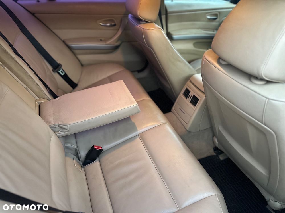BMW Seria 3 325i - 12