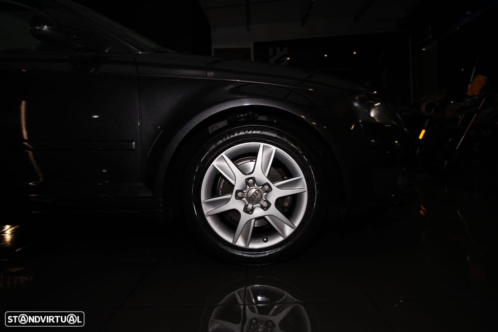 Audi A3 Sportback 1.6 TDI Attraction Special Edition - 8