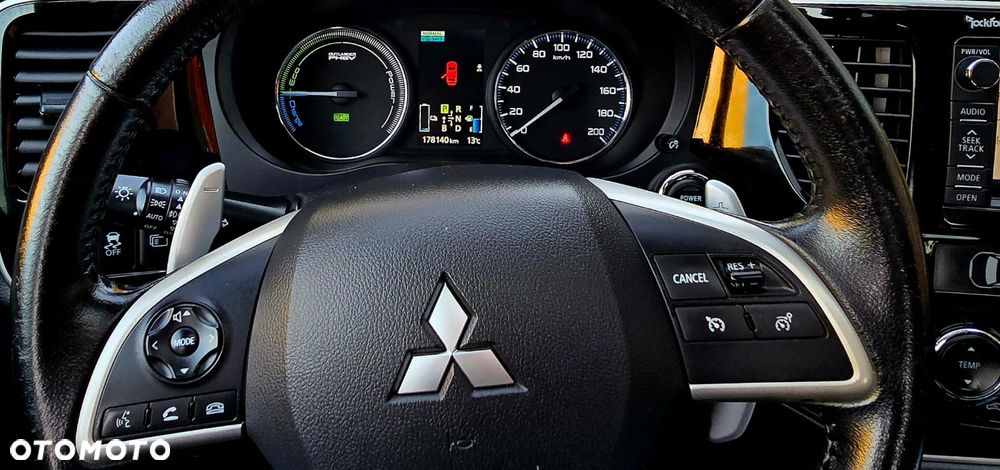 Mitsubishi Outlander 2.0 2WD CVT Invite - 20
