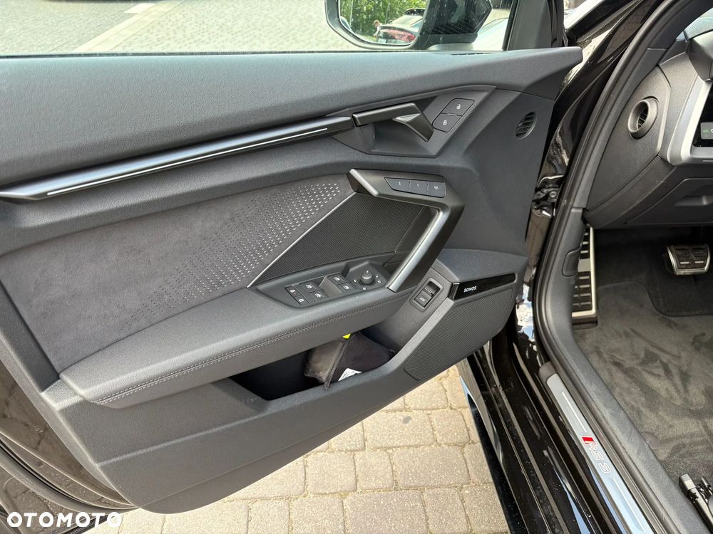 Audi RS3 Limousine - 10
