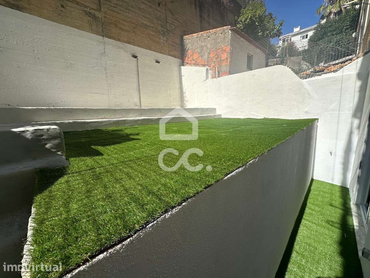 T1+1 Remodelado com Logradouro Privativo de 42 m² | Sacavém - Grande imagem: 5/23