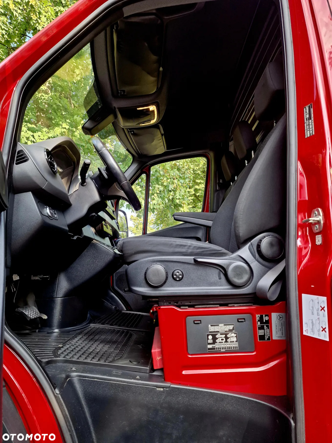 Mercedes-Benz SPRINTER - 16