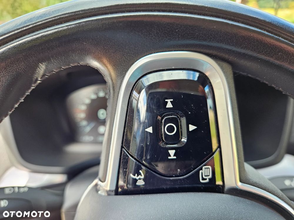 Volvo V60 D4 Momentum Pro - 18