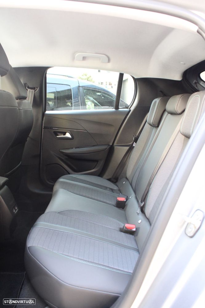 Peugeot 208 1.2 PureTech Allure EAT8 - 34