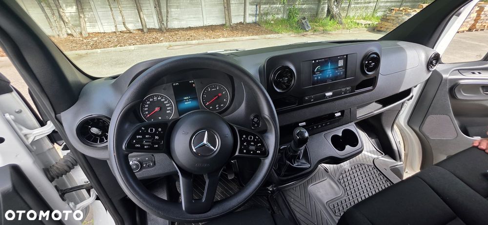 Mercedes-Benz Sprinter - 4