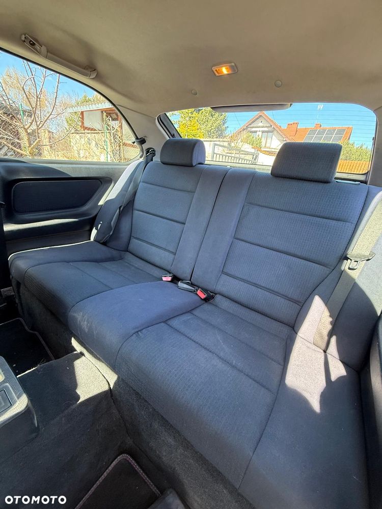 BMW Seria 3 316i - 13