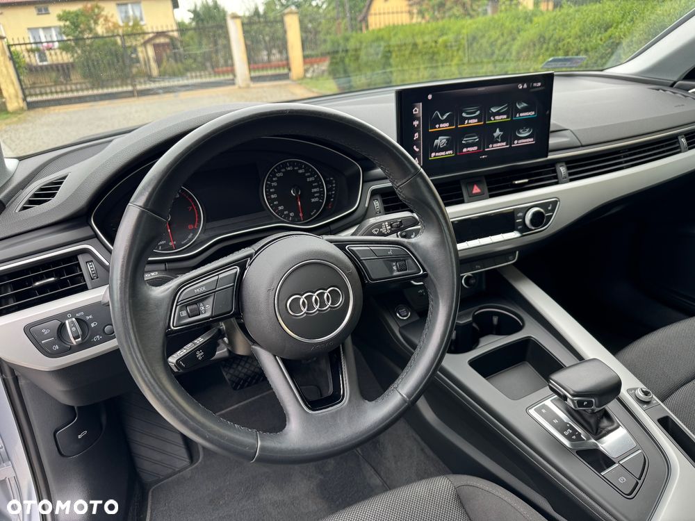 Audi A4 Limousine - 14