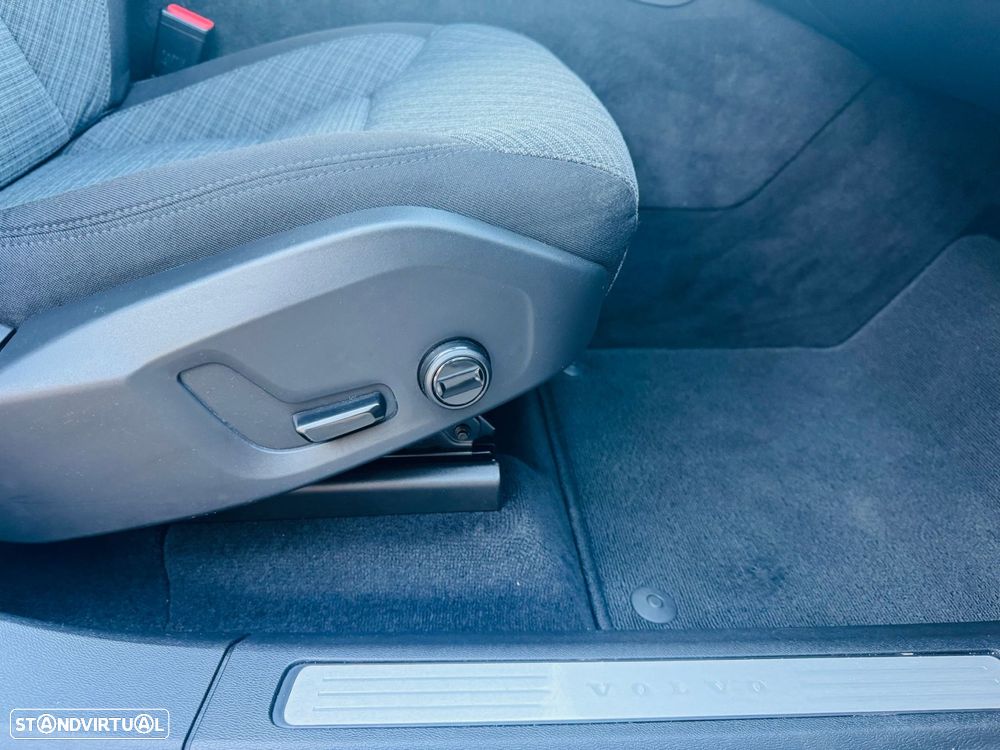 Volvo XC 60 2.0 B4 Inscription Geartronic - 44