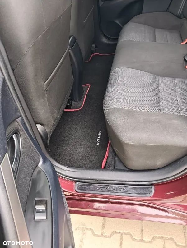 Toyota Avensis - 7