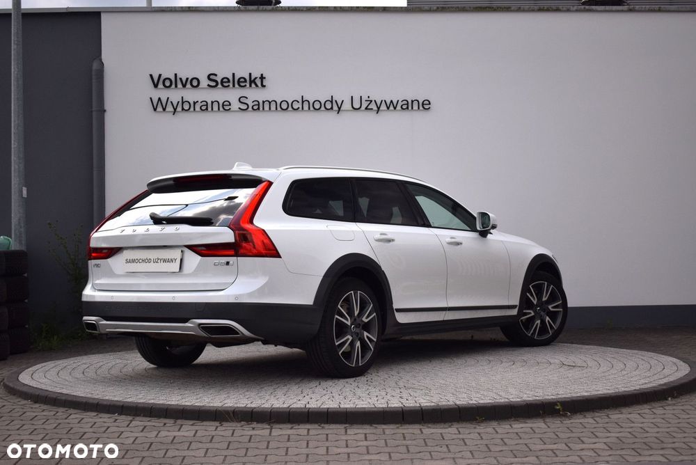 Volvo V90 Cross Country - 9