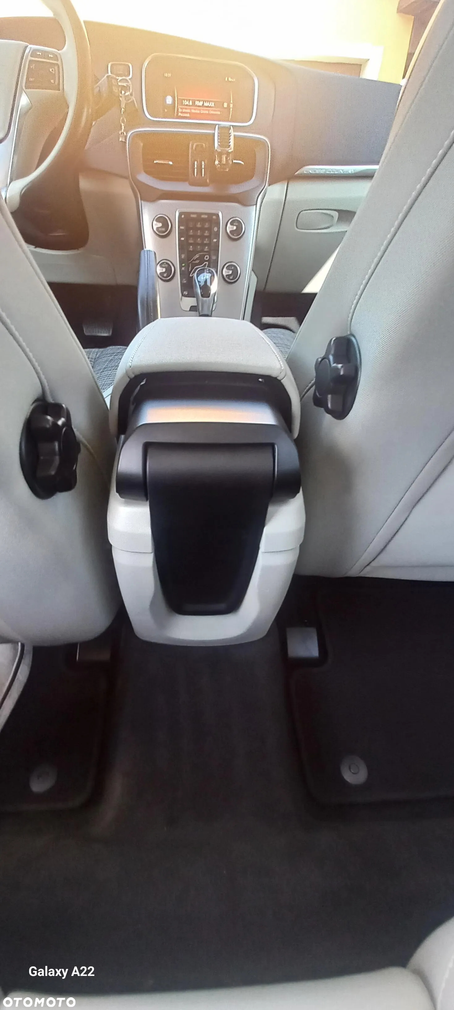 Volvo V40 D3 Drive-E Momentum - 21