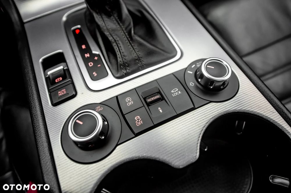 Volkswagen Touareg 3.0 V6 TDI BMT Perfectline R-Style - 26