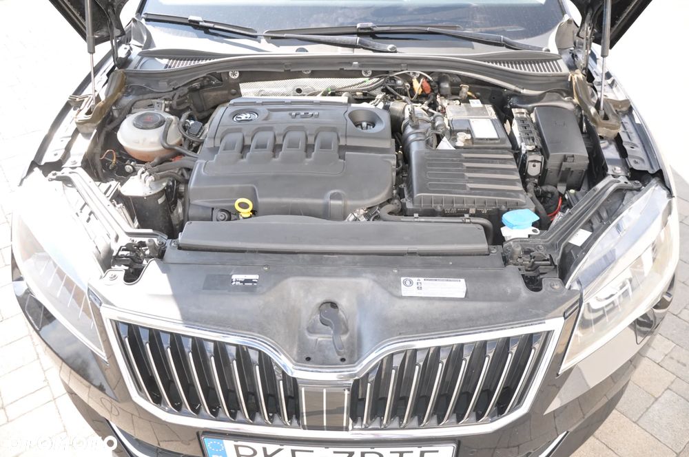 Skoda Superb 2.0 TDI DSG Premium Edition - 22