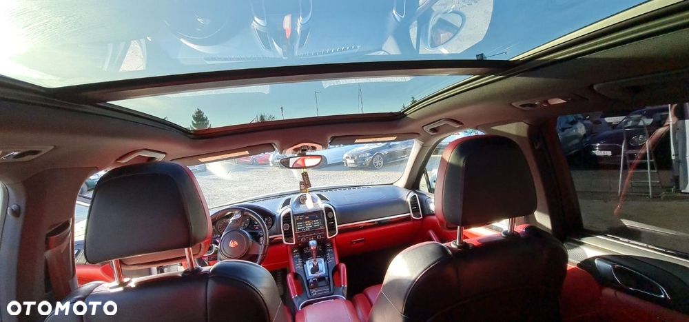 Porsche Cayenne - 29