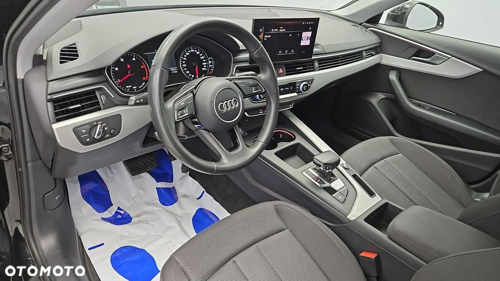 Audi A4 Limousine - 9