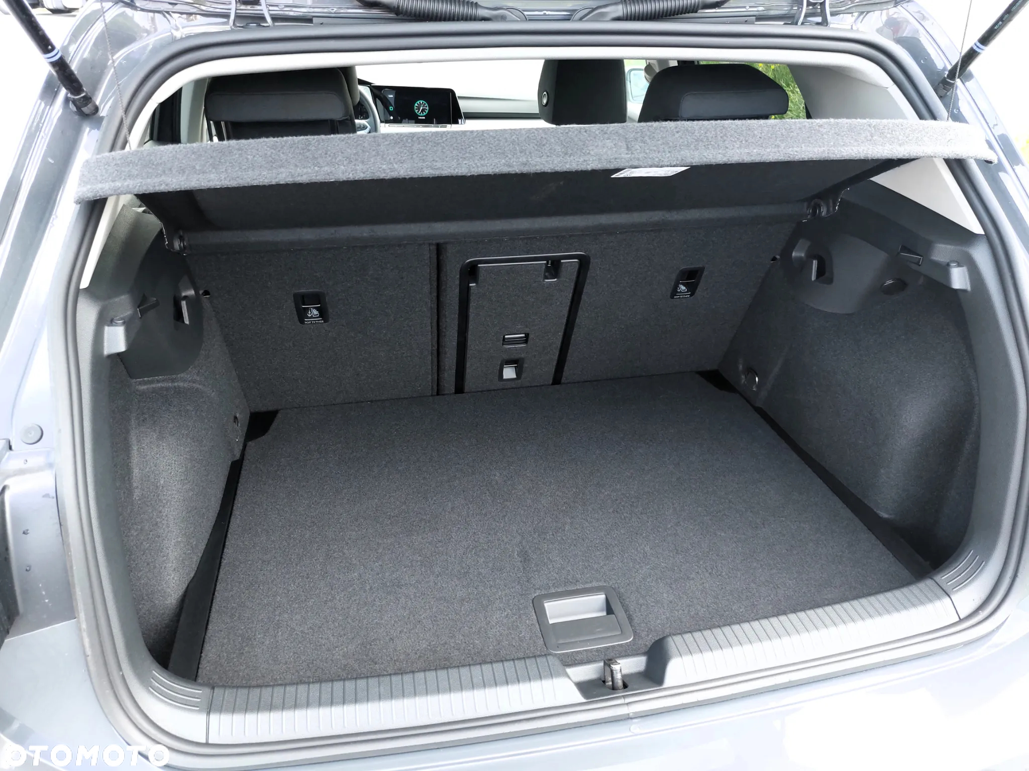 Volkswagen Golf VIII 2.0 TDI Life - 28