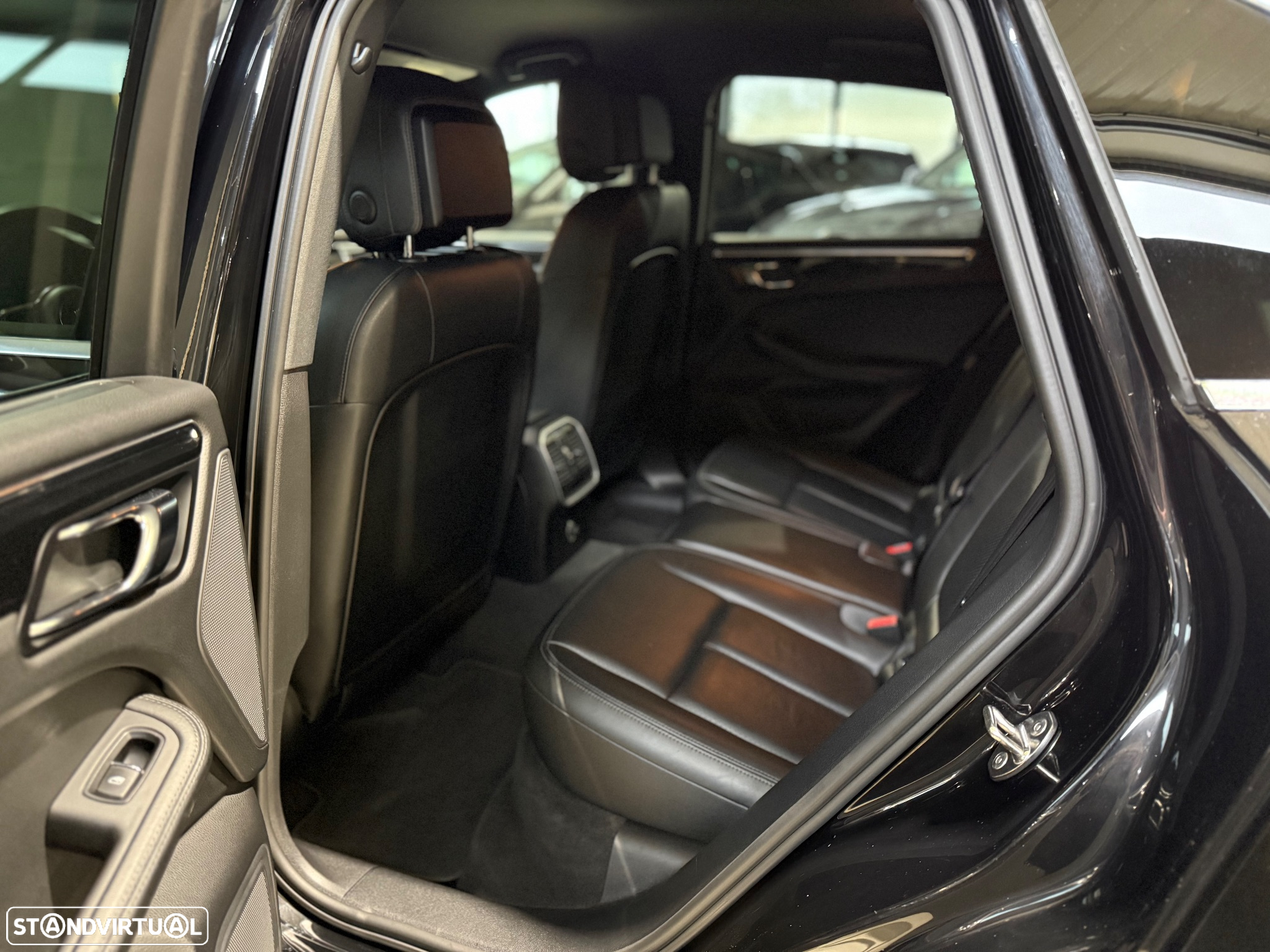 Porsche Macan S - 28