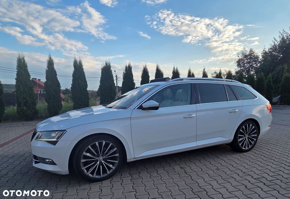 Skoda Superb 2.0 TDI 4x4 L&K DSG - 9