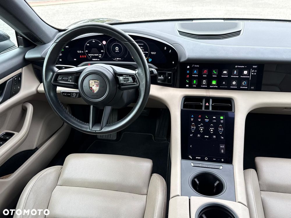 Porsche Taycan - 18