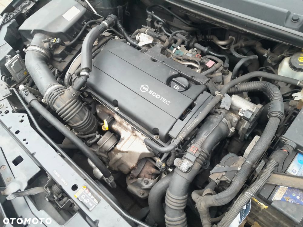 Opel Astra 1.6 Turbo Edition - 24